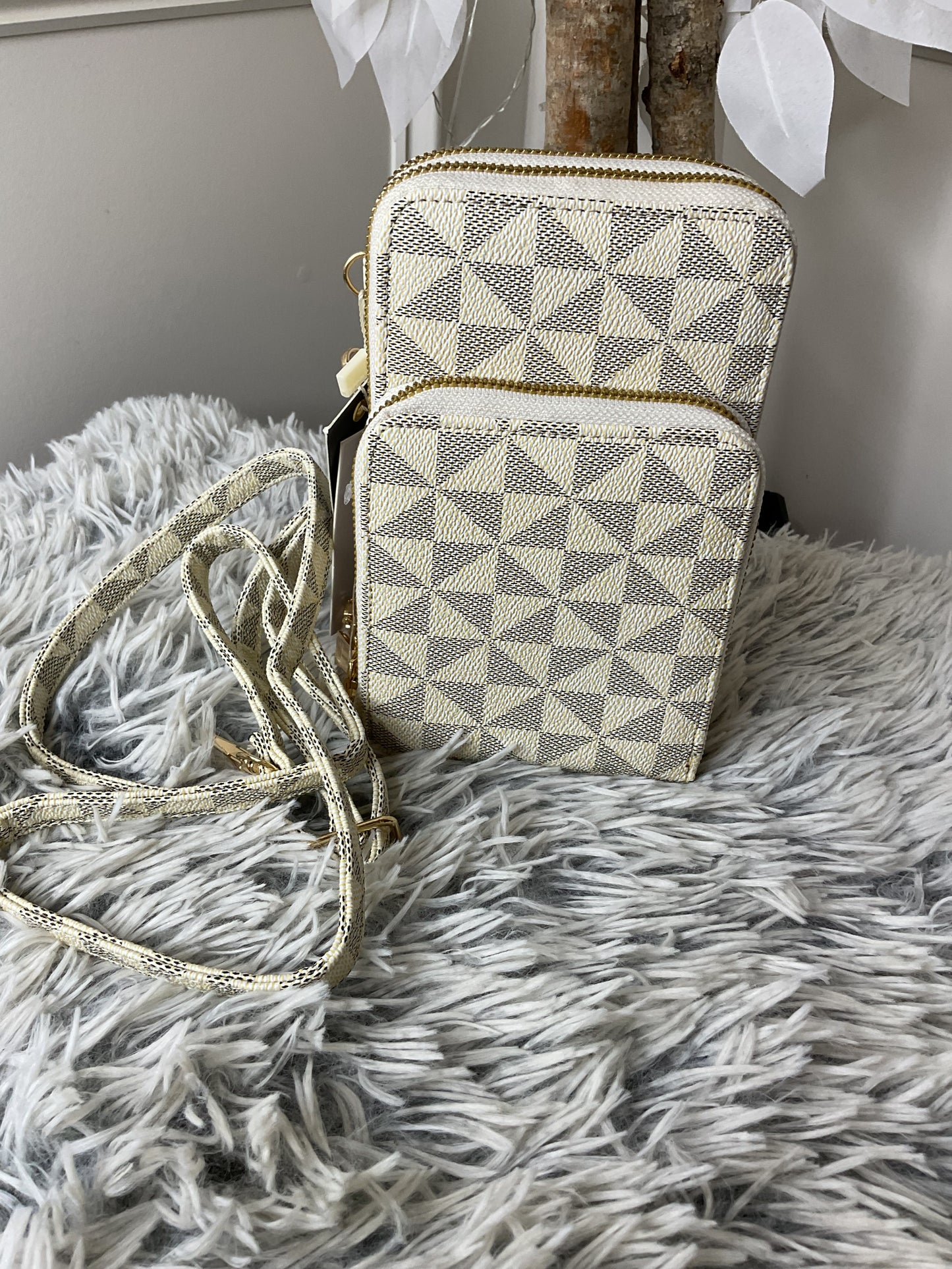 Crossbody Tote with 3 zippers