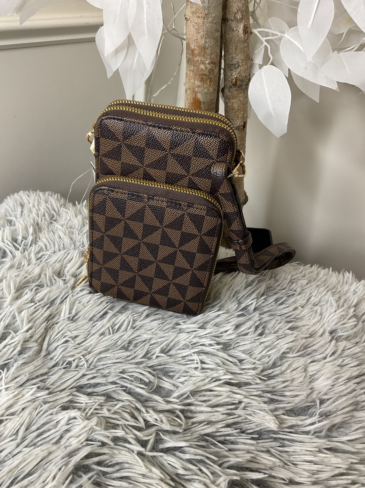 Crossbody Tote with 3 zippers