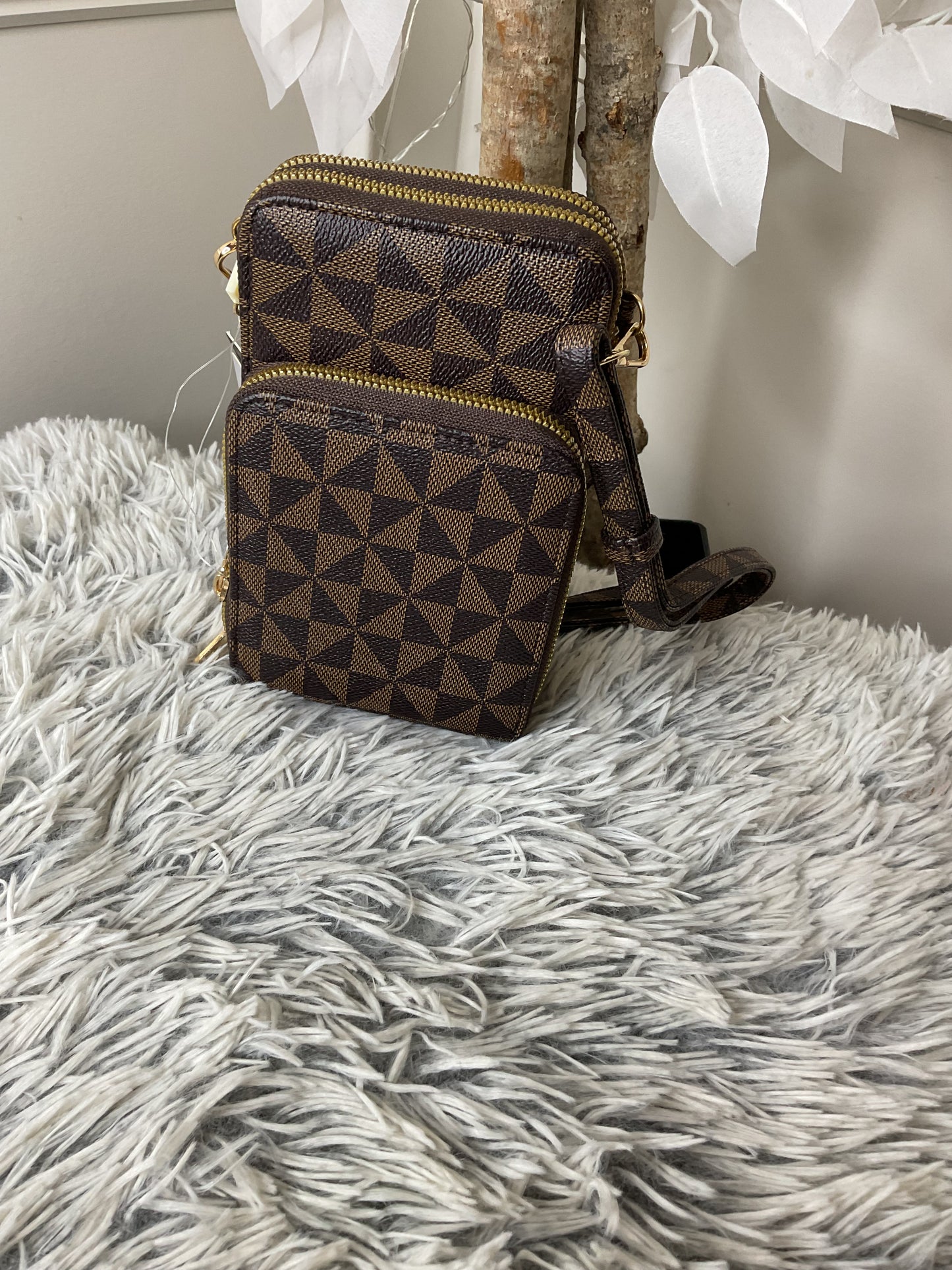 Crossbody Tote with 3 zippers