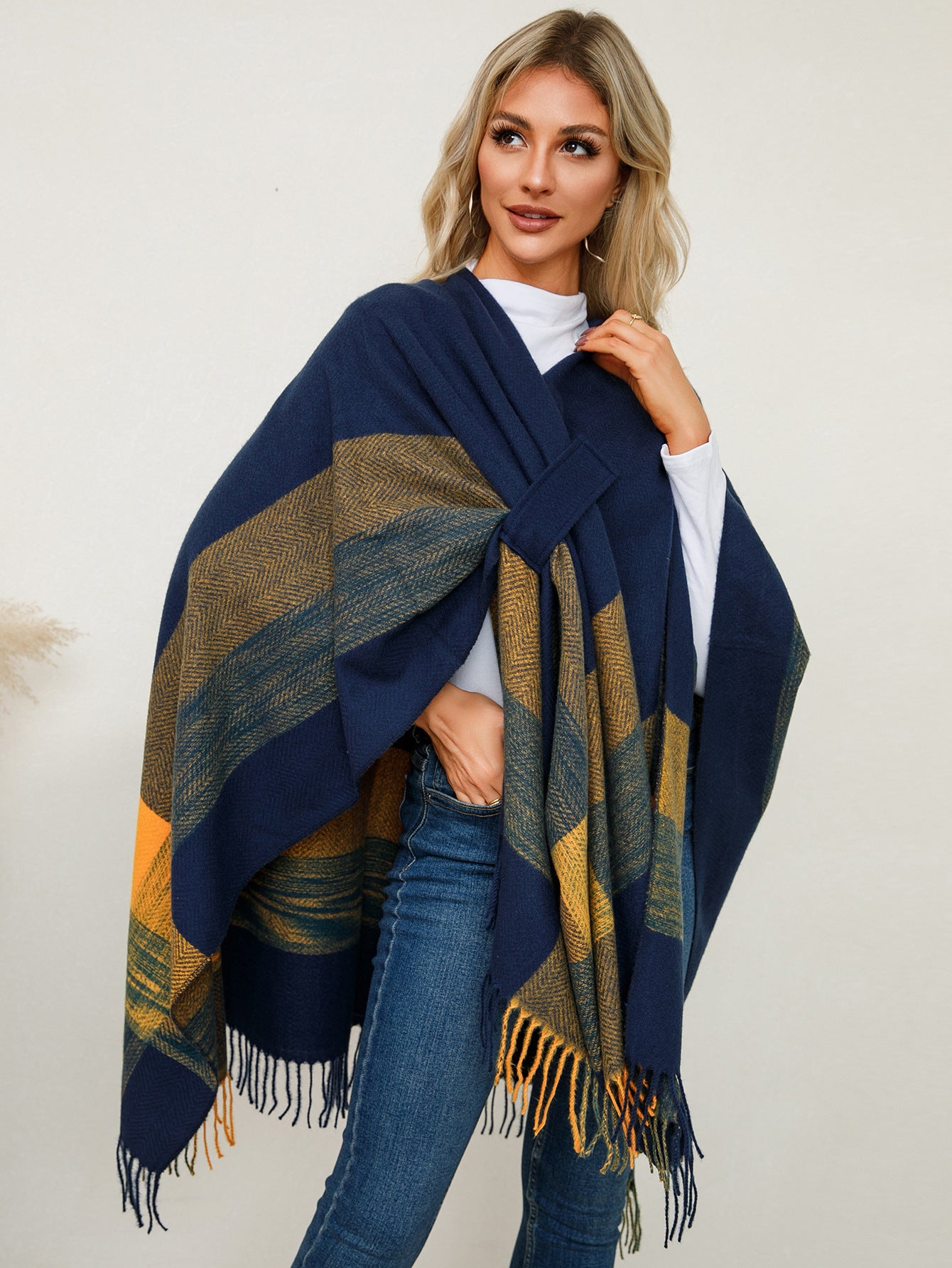 Plaid Tassel Cape Cloak