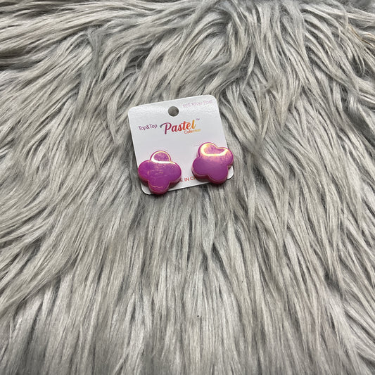 Kids clover shaped pastel colored earrings
